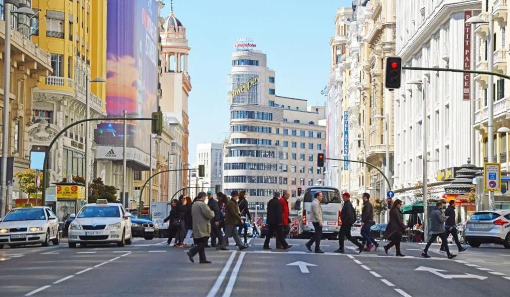 Punta Me Rooms Near The Gran Via Madrid Exterior photo