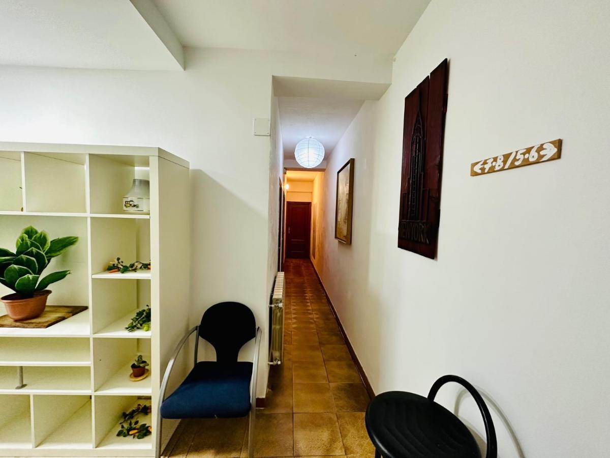 Punta Me Rooms Near The Gran Via Madrid Exterior photo